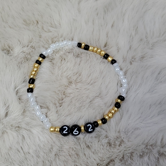 *NEW* Handmade Stretchy Beaded Bracelet - Picture 3 of 7